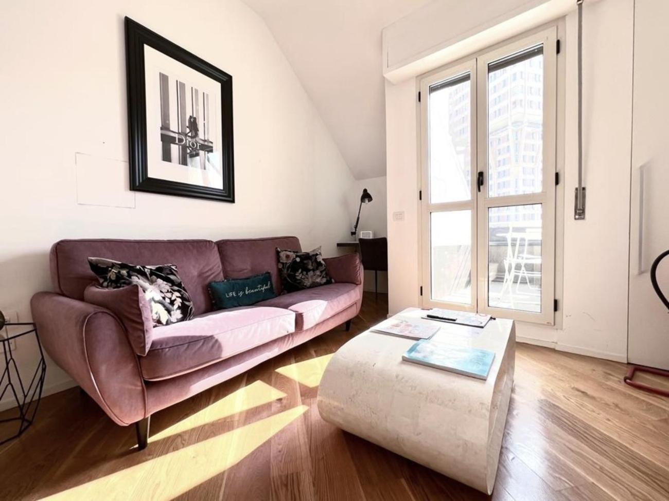 Comecasa Attic 5 Min Walk From Duomo ミラノ エクステリア 写真